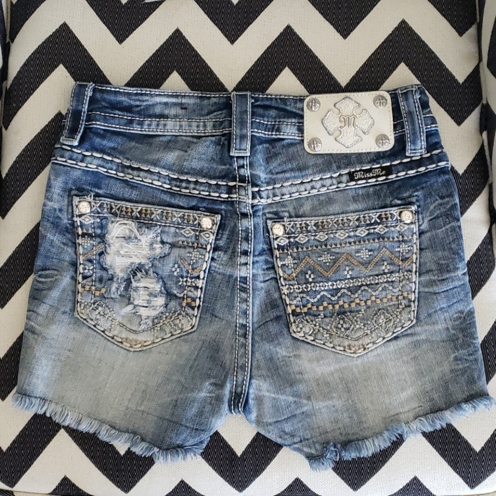 Miss Me Denim Cut-Off shorts!